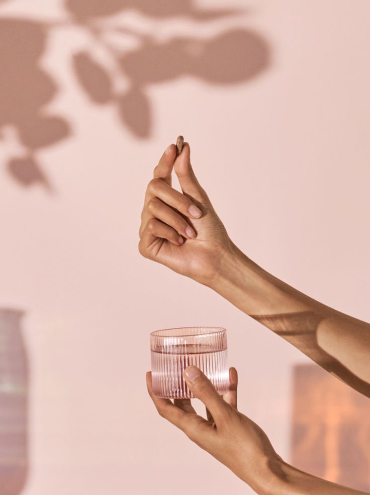 Why Many People Choose Online Abortion Support Instead of Clinics